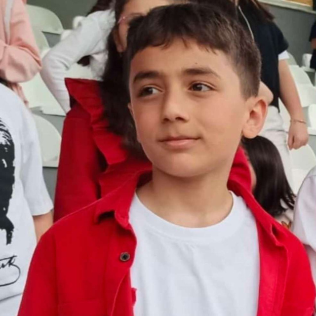 Abi kardeş denizde can verdi