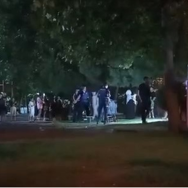Bebeğinin pusetinde silah buldu!