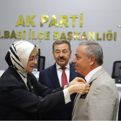 Gölbaşı'nda 6 belediye meclis üyesi AK Parti'ye katıldı