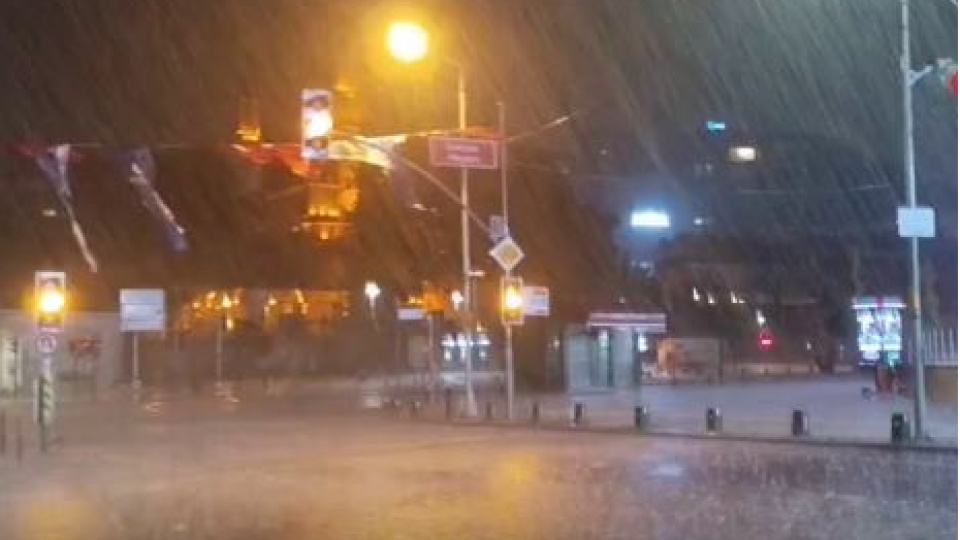 İstanbul'da gök gürültülü sağanak