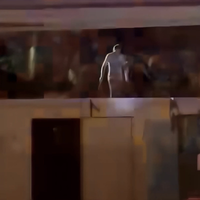 Hastane bahçesinde polise saldırı!