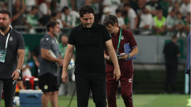 Yazarlardan Tekke'ye destek! "Gitme hocam"