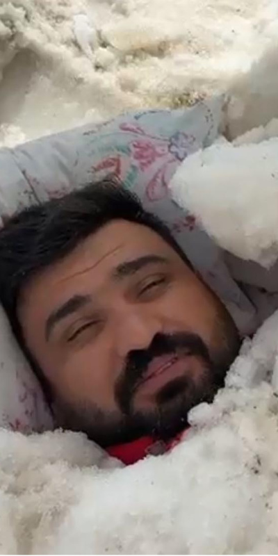 Yaz sıcağında kara gömüldü