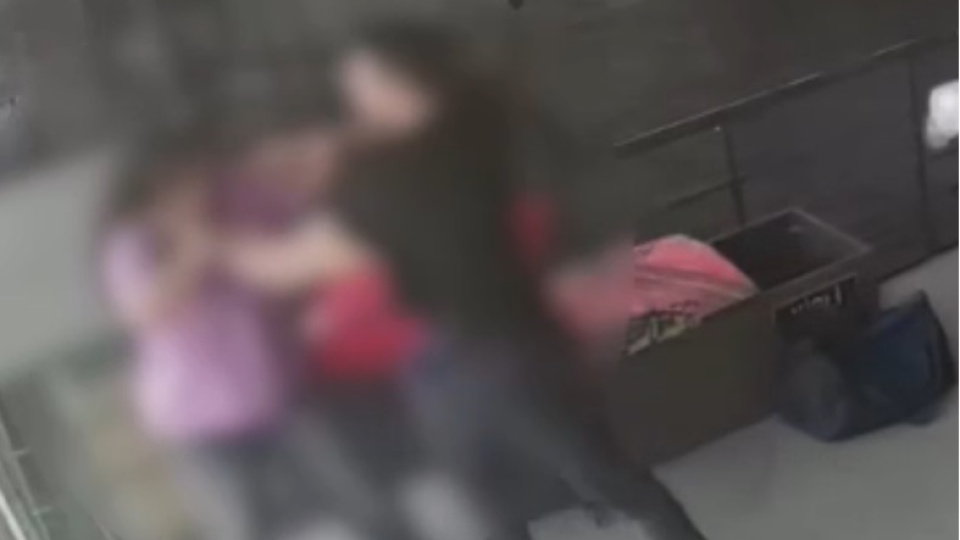 Spor salonunda kadına şiddet! İşletmeci darp edildi!
