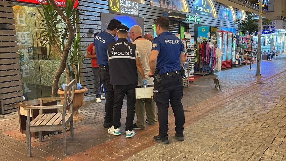 Turist otel odasında ölü bulundu