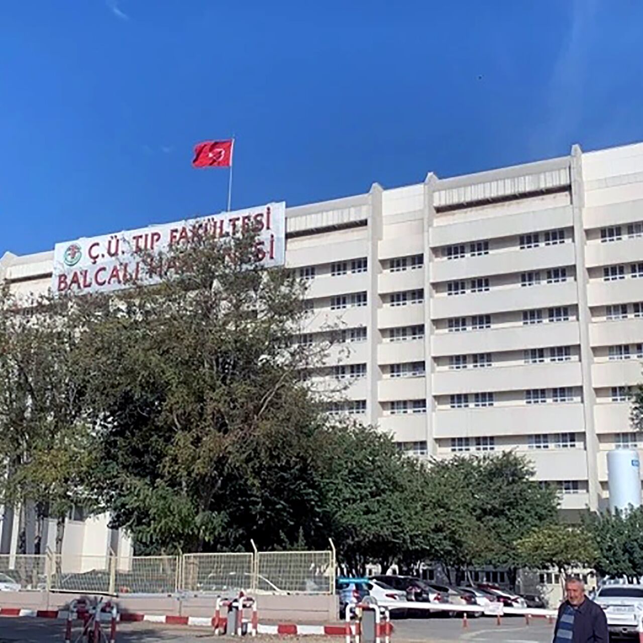 Borcum var dedi, 15 milyonluk ilaç çaldı haber görseli