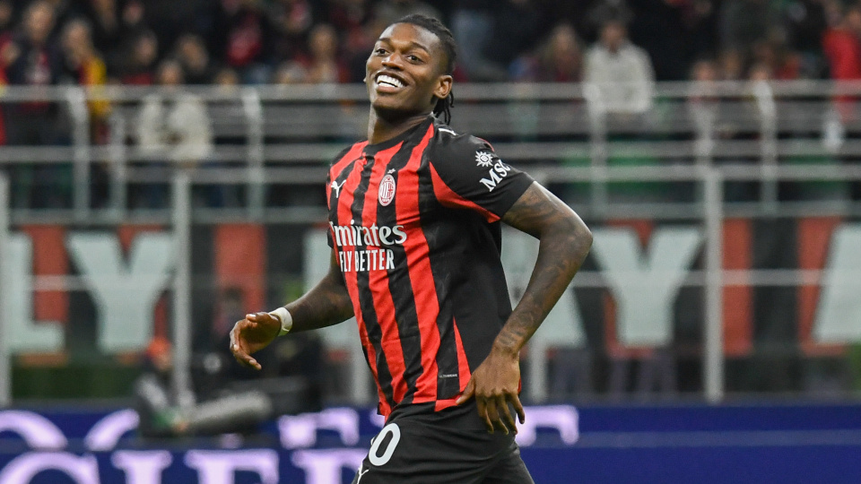 Rafael Leao transferinde mutlu son!