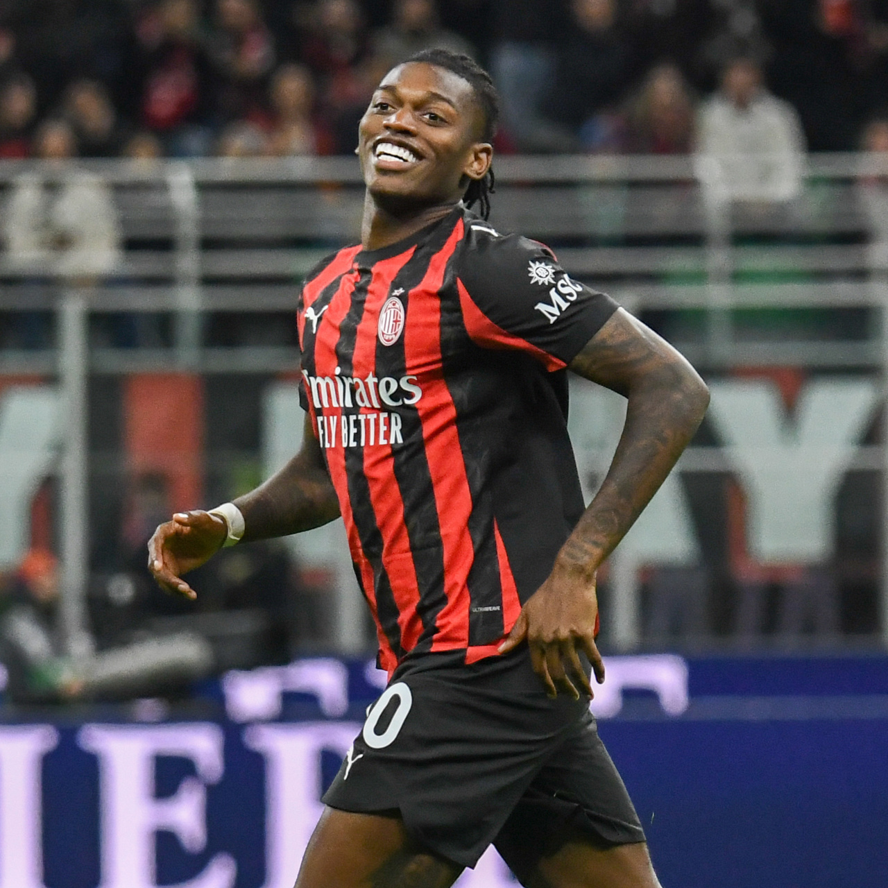 Rafael Leao transferinde mutlu son!