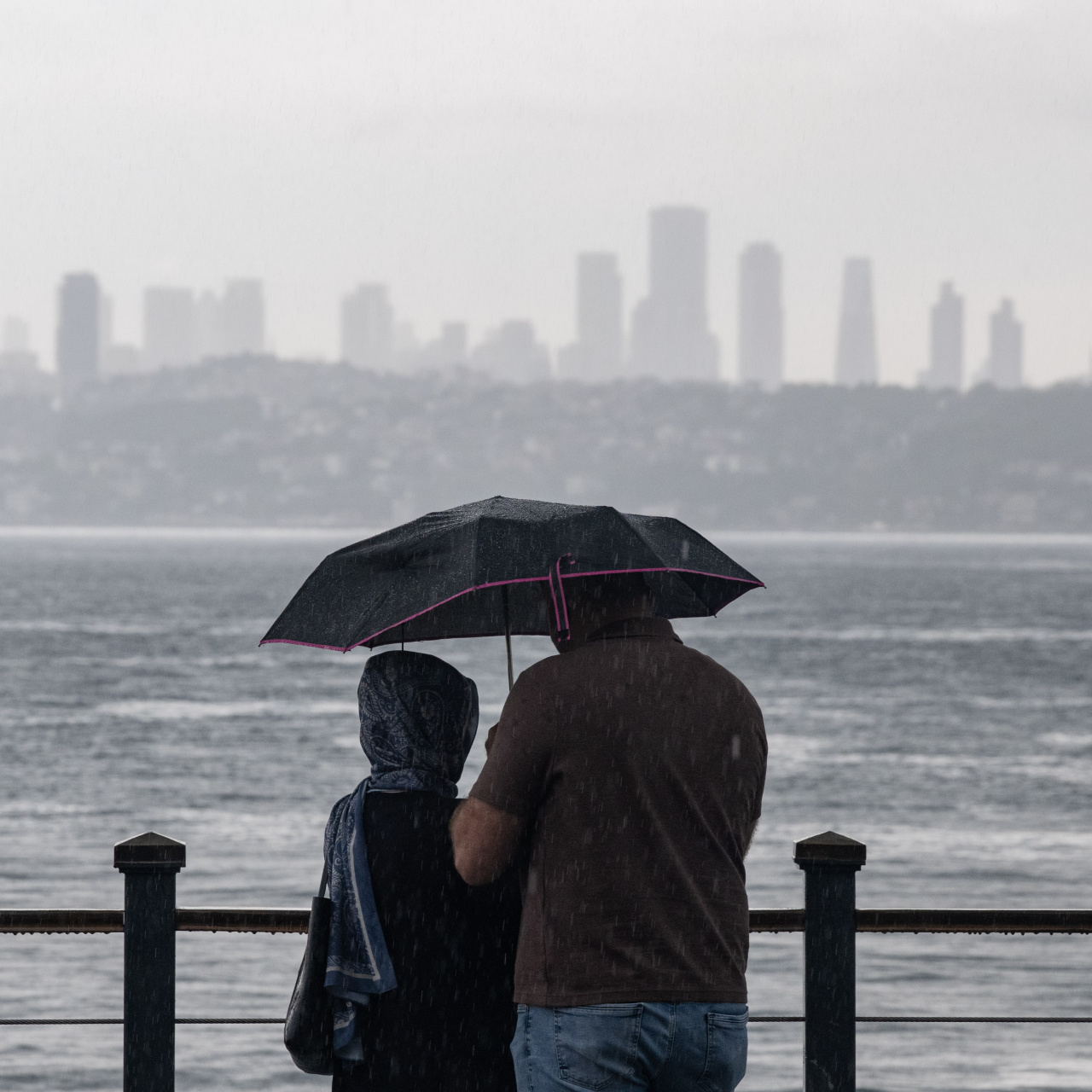 Meteoroloji'den sağanak yağmur ve fırtına alarmı! haber görseli