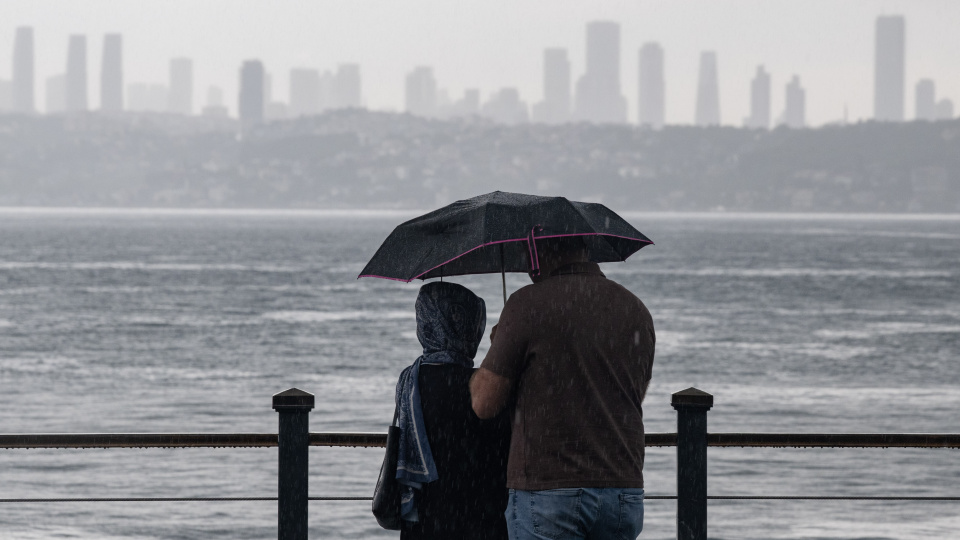 Meteoroloji'den sağanak yağmur ve fırtına alarmı!