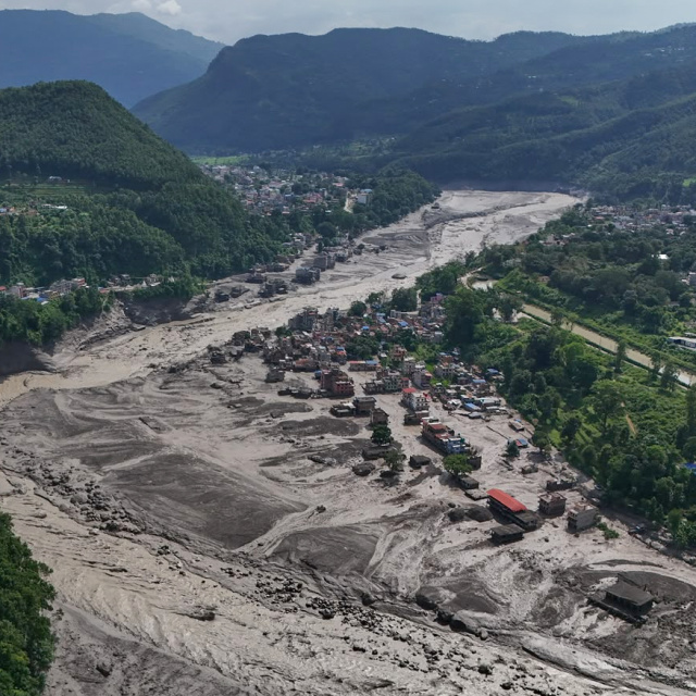 Nepal'de felaketin manzaraları