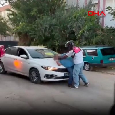 Kurye ile sürücü arasında yol kavgası: "Oğlum bas git"