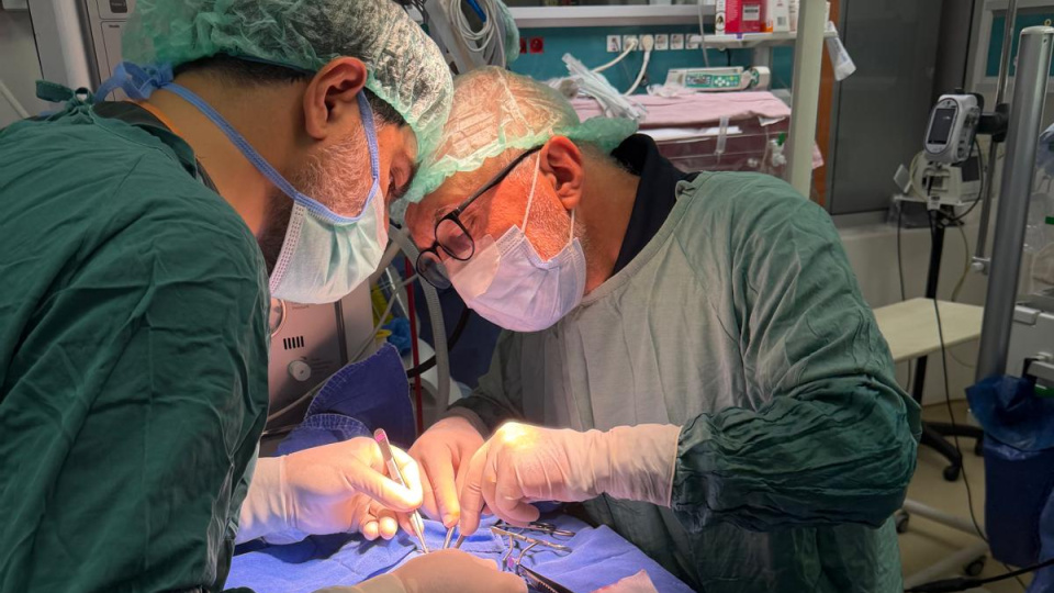 610 gram doğan bebeğe kalp ameliyatı