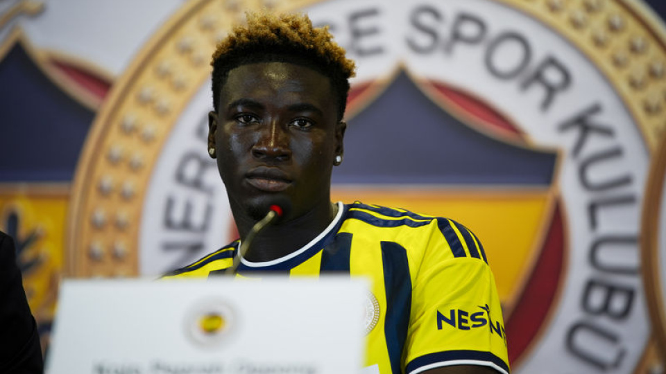 F.Bahçe, Oppong'un lisansını çıkardı