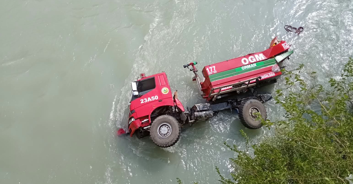 Arazöz Zap Suyu’na düştü: 3 yaralı