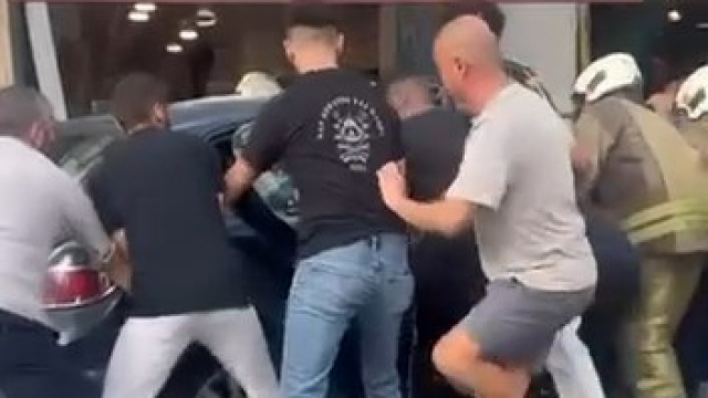 Otomobil kaldırıma çıktı: 6 yaralı