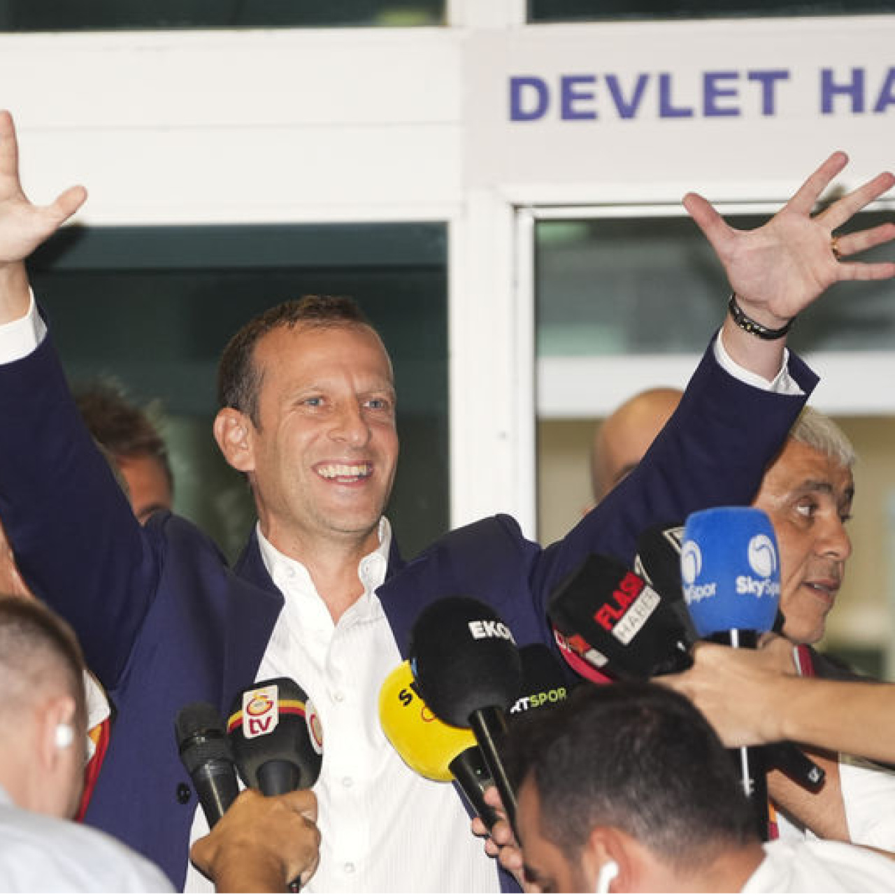 "Leao'yu Süper Lig'den de bir takım istedi!" haber görseli