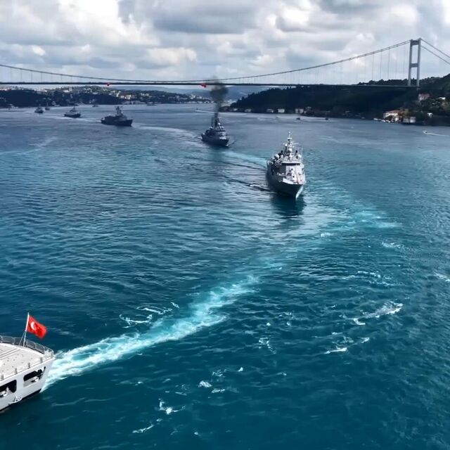 15 savaş gemisi İstanbul Boğazı'nda