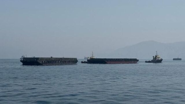 Hürmüz'de tanker vuruldu