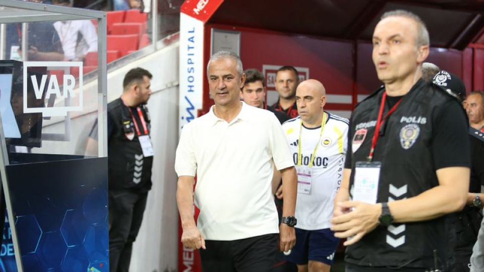 "23 yaş altı oyuncu alabiliriz"