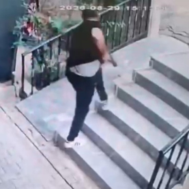 Çocuk kavgasında silahla ortaya çıktı!
