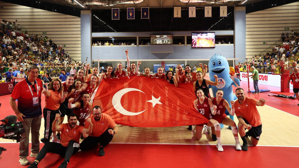 Şampiyon milliler yurda döndü!
