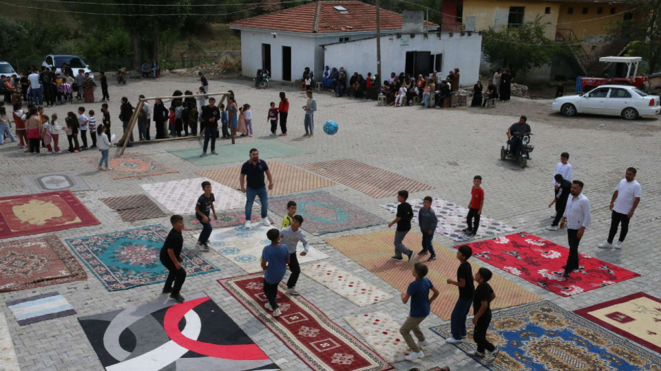 Çocukların halı saha hayali gerçek oldu!