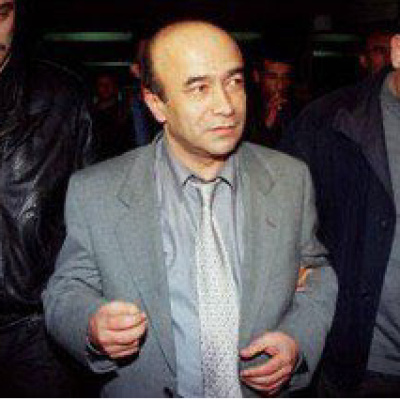Oral Çelik öldü