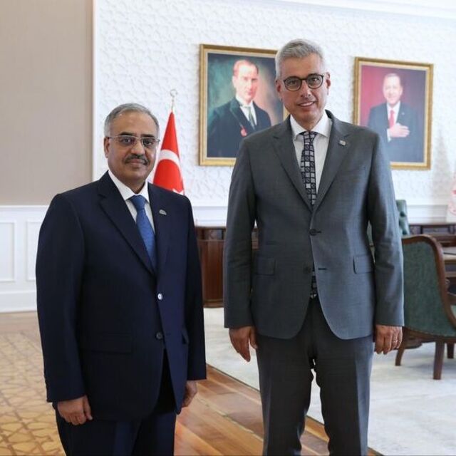 Bakan Memişoğlu, D-8 Genel Sekreteri Mahmood ile bir araya geldi