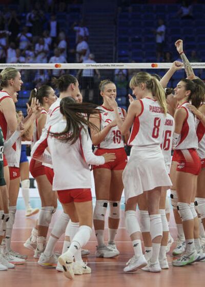 Polonya set vermeden çeyrek finalde!