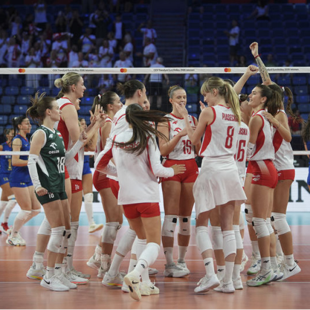 Polonya set vermeden çeyrek finalde!