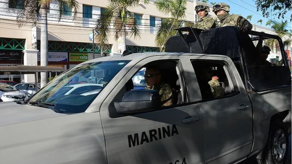 Meksika'da karakola bombalı saldırı: 10 yaralı