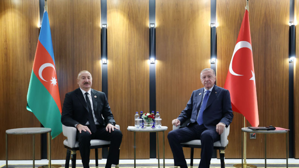 Aliyev ile bir araya geldi