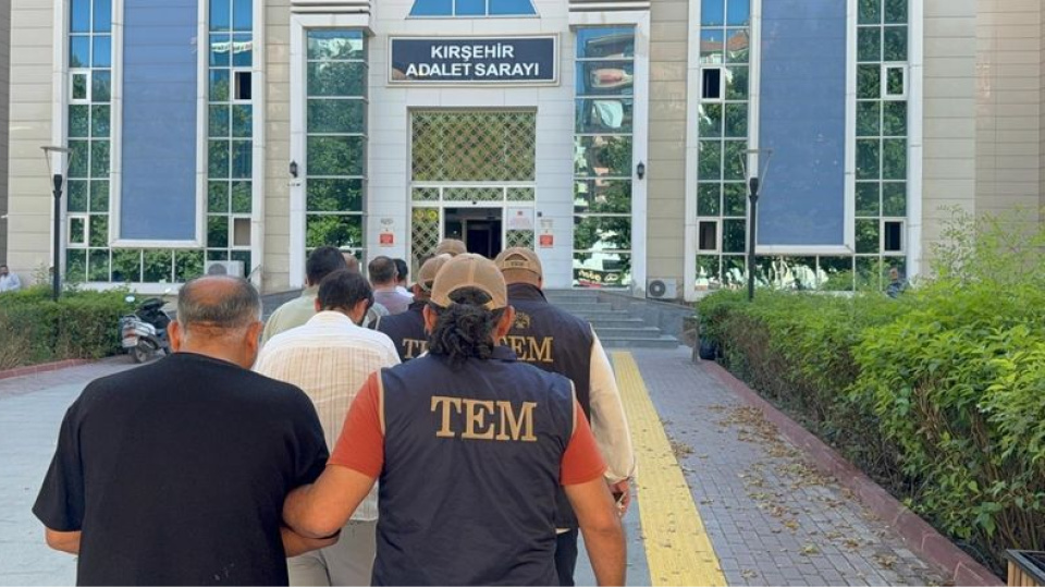 FETÖ'ye bilişim operasyonu: 10 gözaltı