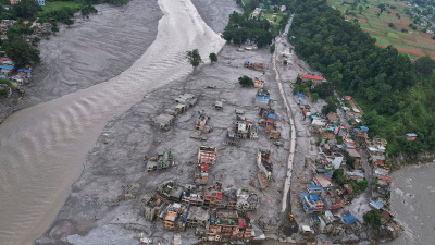 Nepal'deki yıkım havadan görüntülendi