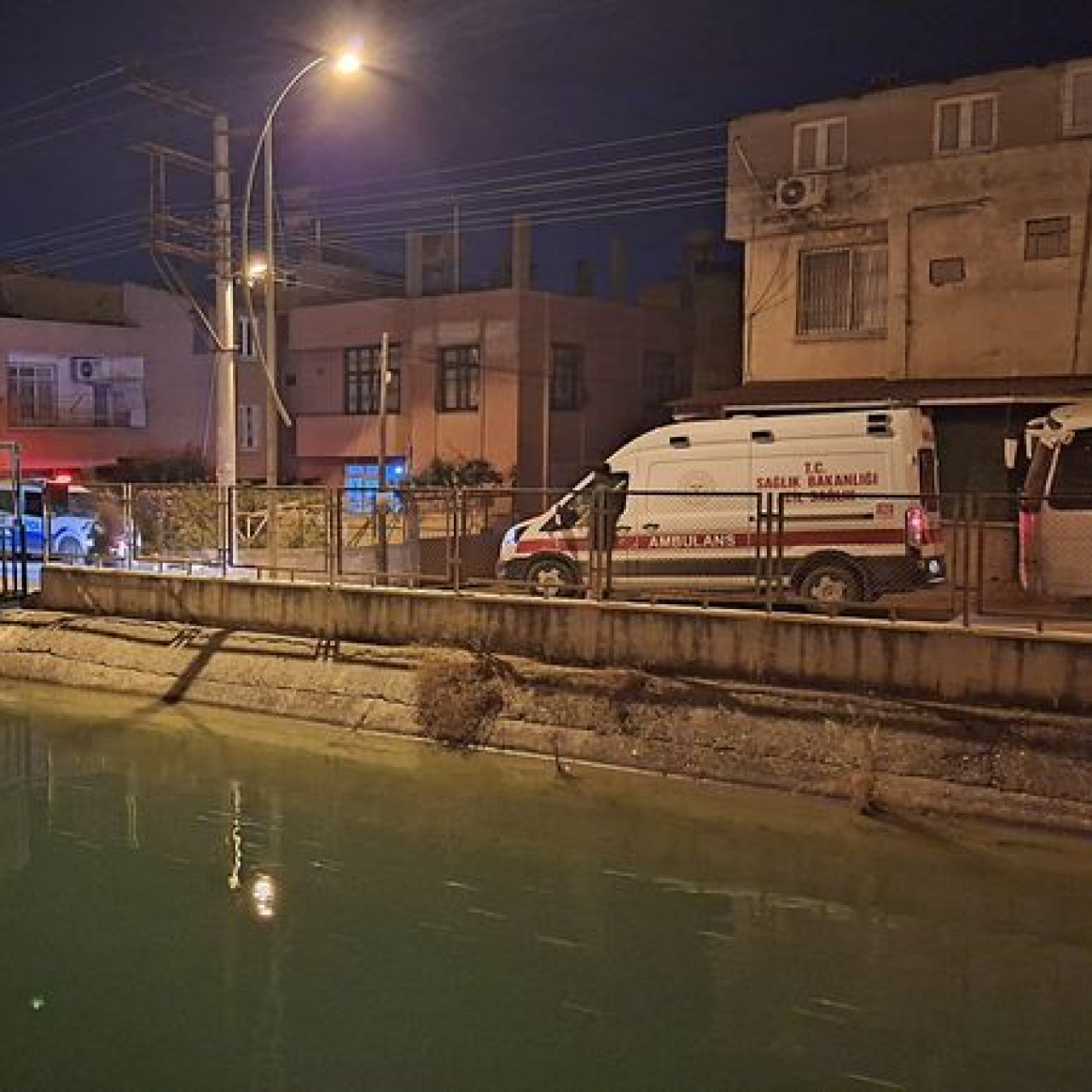Sulama kanalına düşen 2 kardeşten 1'i öldü haber görseli