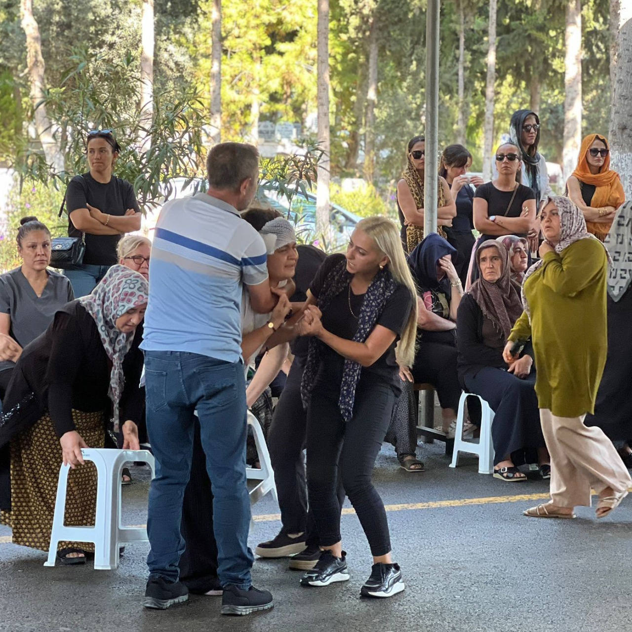 Can yeleğini çıkarıp kızına giydirdi, kendisi dalgalara kapıldı! haber görseli
