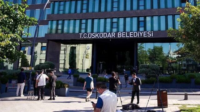 Üsküdar Belediyesi'nde 2 gözaltı
