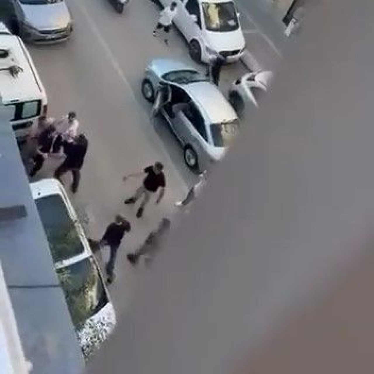 Trafik durdu cadde ringe döndü