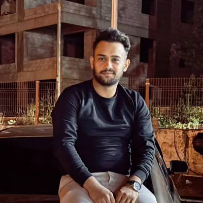 İş makinesiyle duvar arasında can verdi