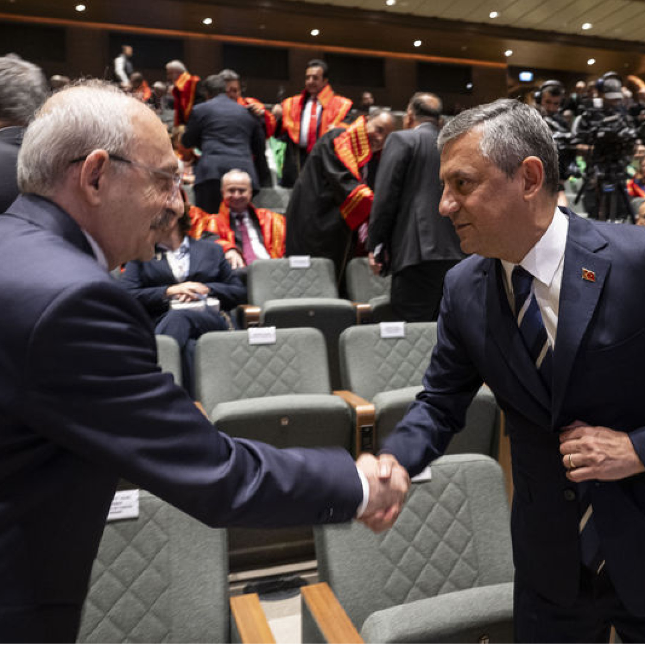 Özgür Özel'den Kılıçdaroğlu'na tepki haber görseli