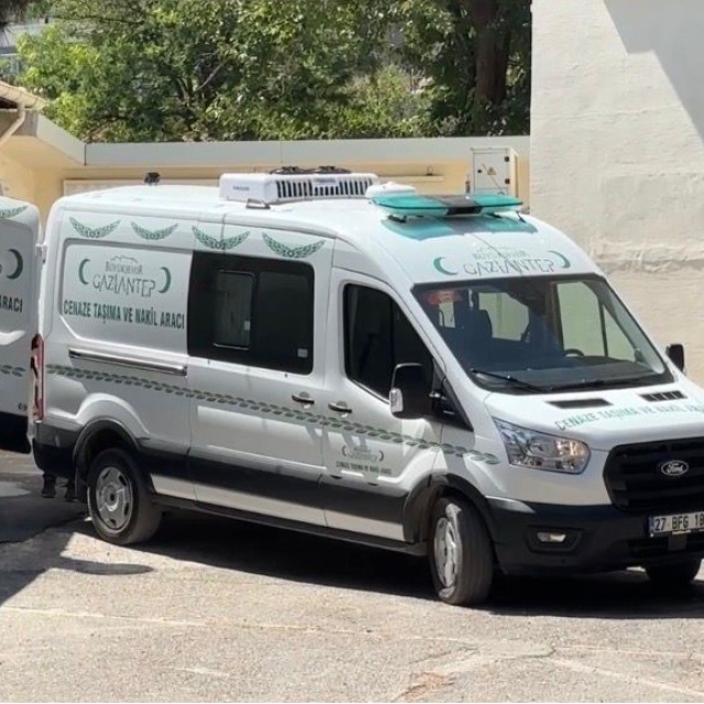 Cansız bedeni hastane bahçesinden çıktı