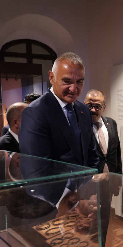 Sessiz taşlar konuşuyor