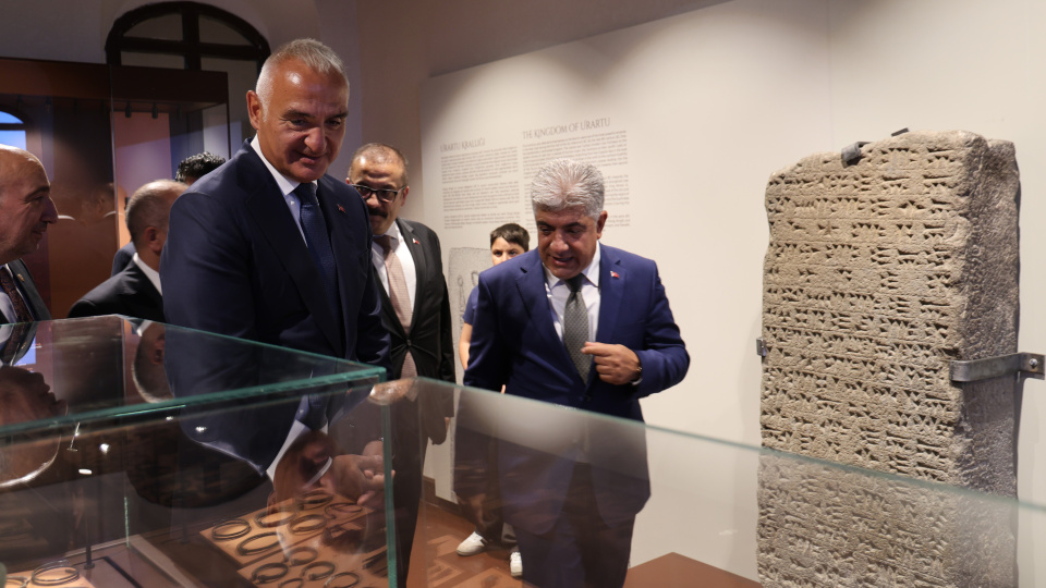 Sessiz taşlar konuşuyor