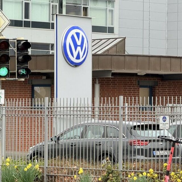Volkswagen, 50 bin kişiyi işten çıkaracak