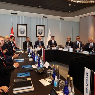 Halkbank, üçüncü halka arz için yatırımcılarla buluştu