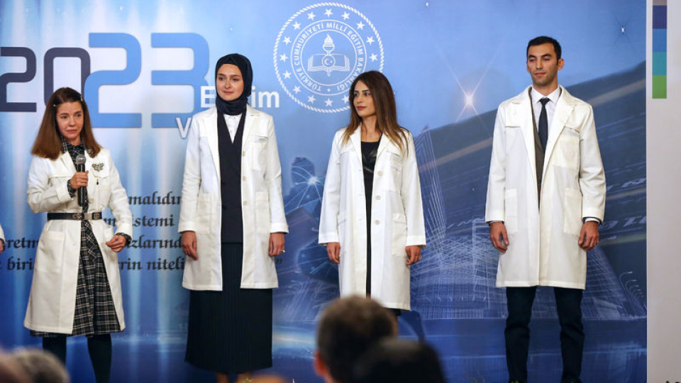 Öğretmen önlüğü standartları belirlendi