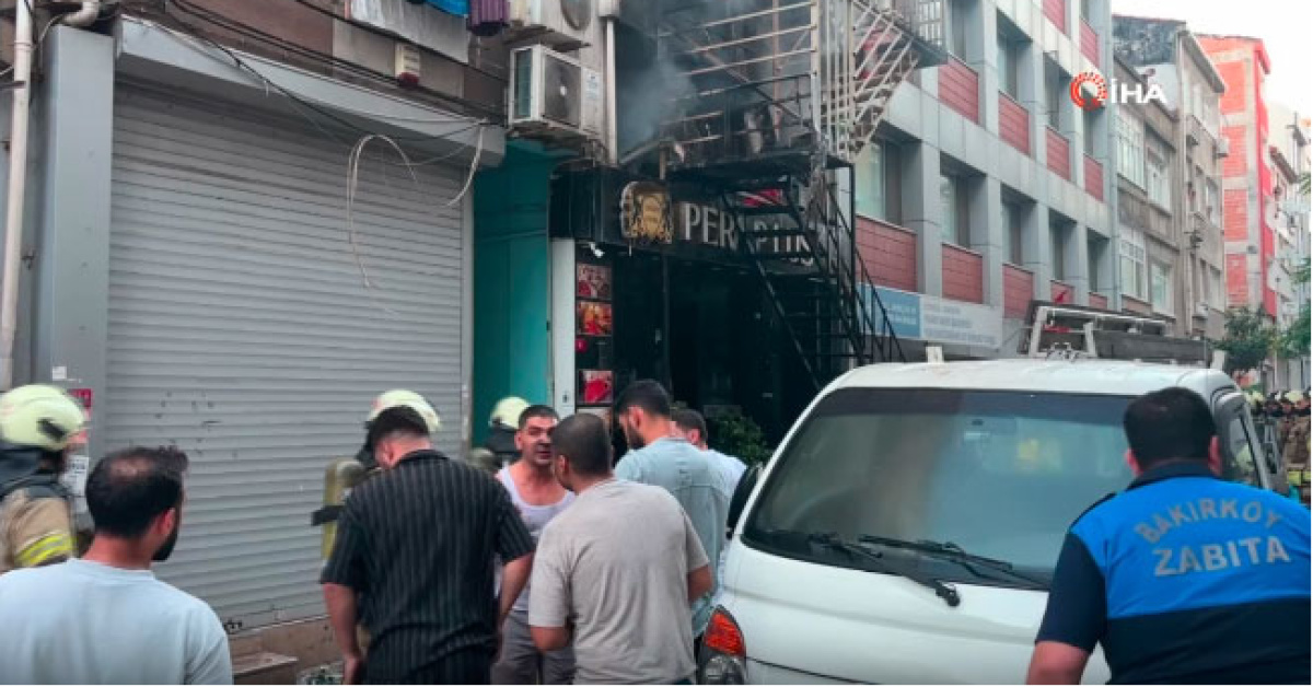 SON DAKİKA HABERİ: Bakırköy'de bir otelde yangın çıktı | İstanbul haberler | Son dakika haberleri