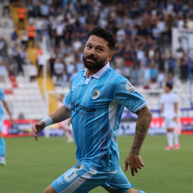 Erzurumspor galibiyetle tanıştı!