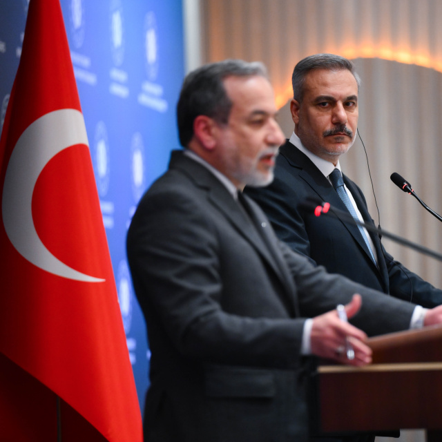 Bakan Fidan, Arakçi ile görüştü